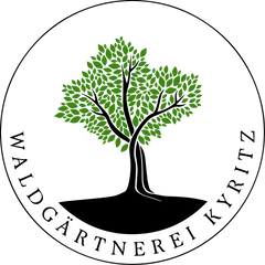 Logo Waldgärtnerei Kyritz, rund, vereinfachtes Grün