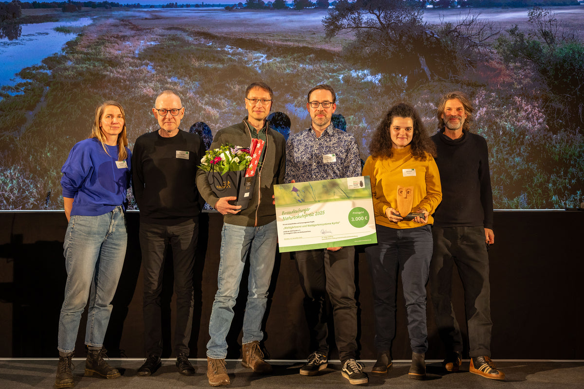 Preisverleihung des Brandenburger Naturschutzpreises 2025 an das Team der Waldgärtnerei Kyritz und Waldgärten